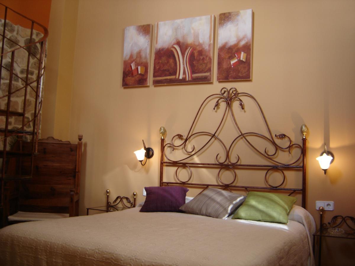 Hostal Casa Laure Y Mª Jose Arens de Lledo Exterior photo