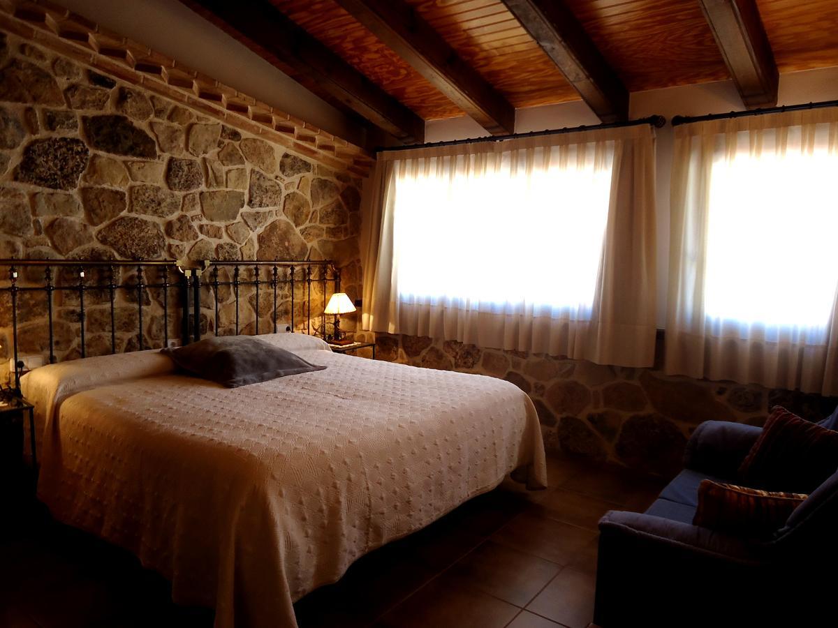 Hostal Casa Laure Y Mª Jose Arens de Lledo Exterior photo